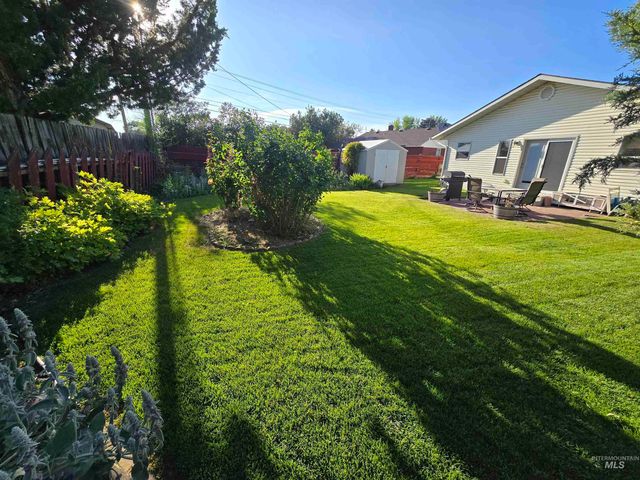 1818 Granada, Twin Falls, ID 83301