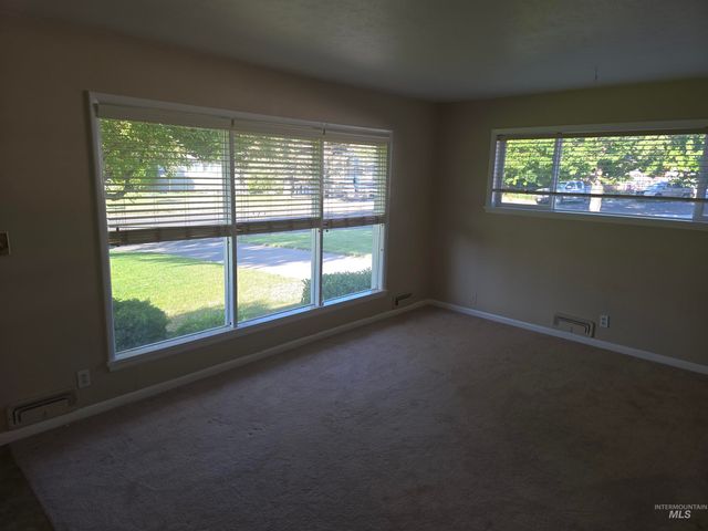 1818 Granada, Twin Falls, ID 83301