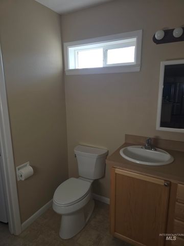 1818 Granada, Twin Falls, ID 83301