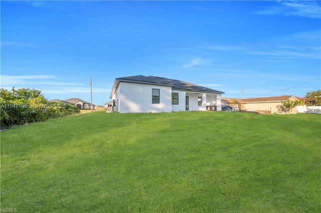 3105 28th ST SW, Lehigh Acres, FL 33976