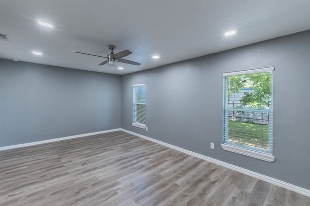1010 SE 17th Street, Mineral Wells, TX 76067