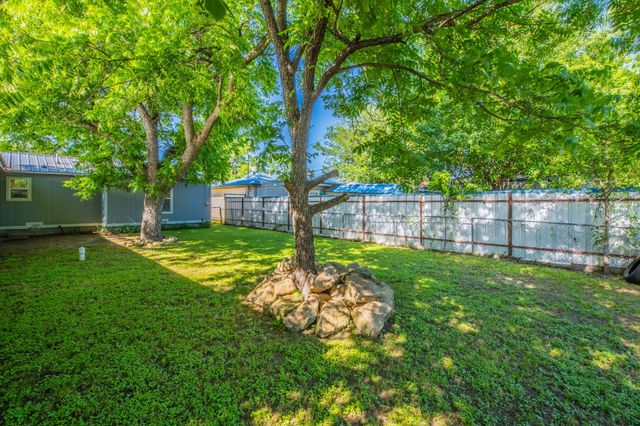 1010 SE 17th Street, Mineral Wells, TX 76067