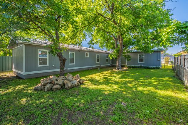 1010 SE 17th Street, Mineral Wells, TX 76067