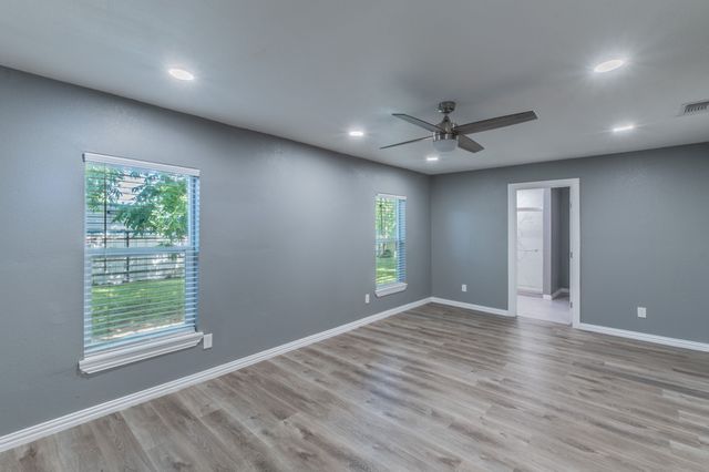 1010 SE 17th Street, Mineral Wells, TX 76067
