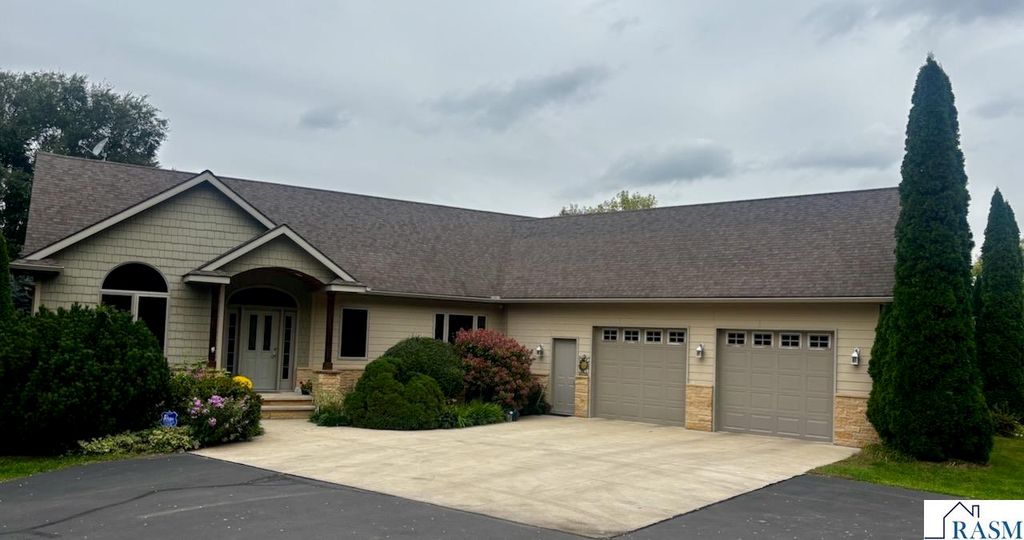 35382 480th Street, Kasota, MN 56050