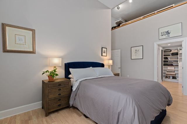 35 Walden St 34, Cambridge, MA 02140