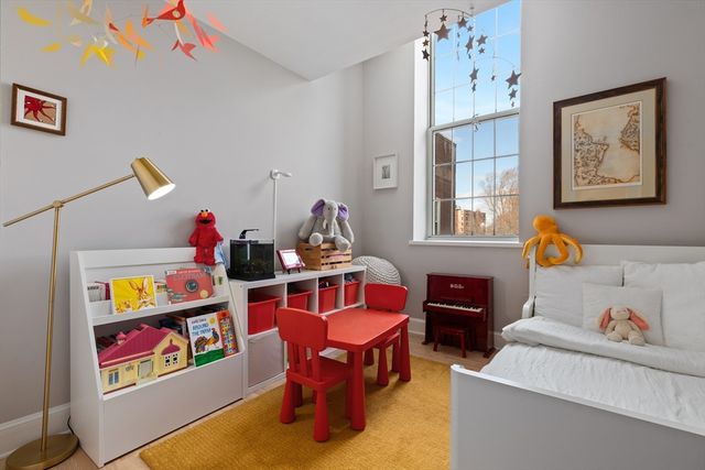 35 Walden St 34, Cambridge, MA 02140