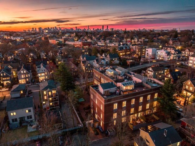 35 Walden St 34, Cambridge, MA 02140