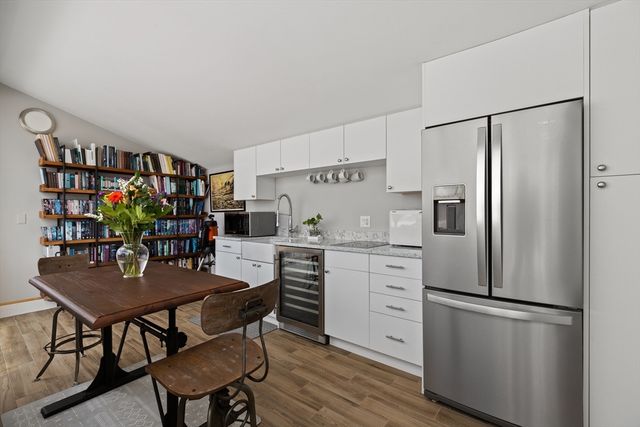 35 Walden St 34, Cambridge, MA 02140