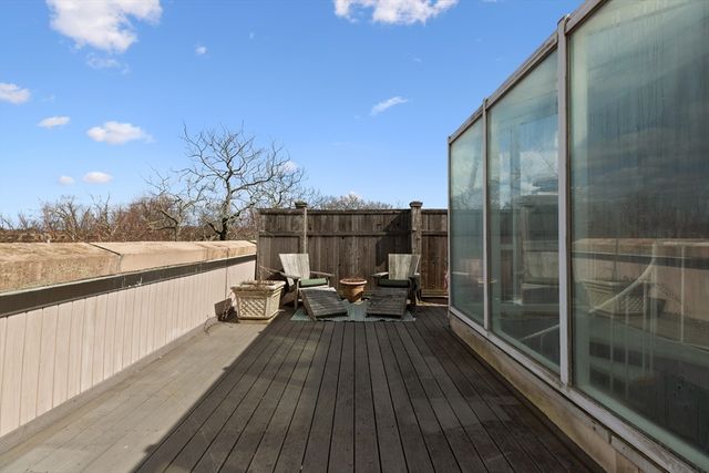 35 Walden St 34, Cambridge, MA 02140