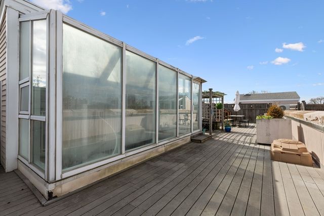 35 Walden St 34, Cambridge, MA 02140