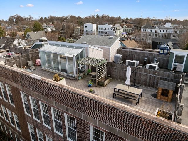 35 Walden St 34, Cambridge, MA 02140