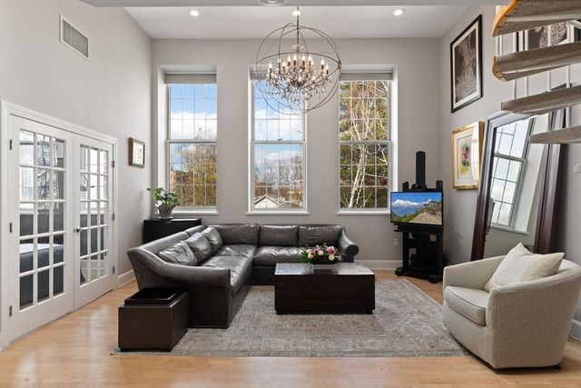 35 Walden St 34, Cambridge, MA 02140