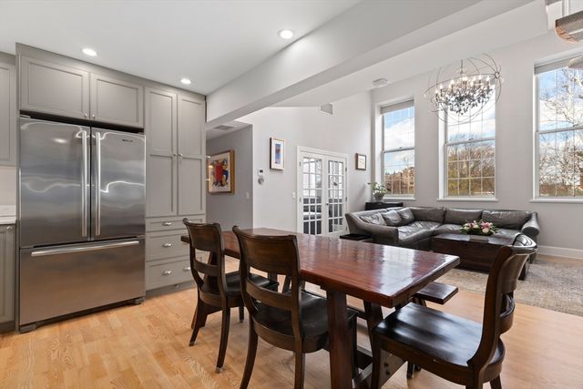 35 Walden St 34, Cambridge, MA 02140