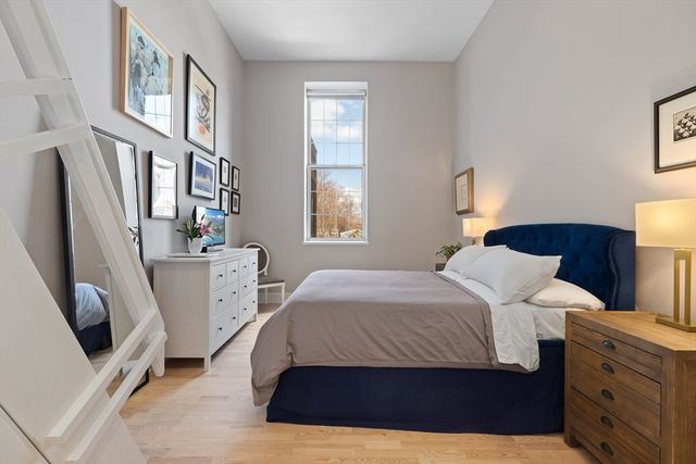 35 Walden St 34, Cambridge, MA 02140