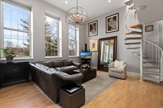 35 Walden St 34, Cambridge, MA 02140