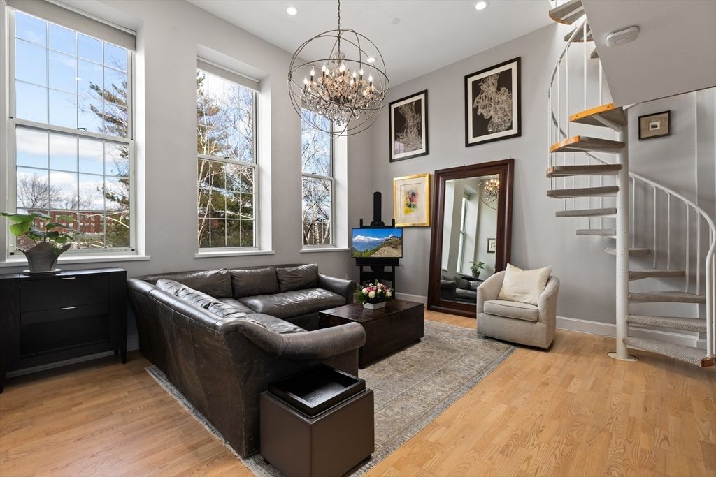 35 Walden St 34, Cambridge, MA 02140