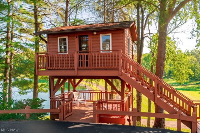 7575 Benner Road, New Franklin, OH 44614