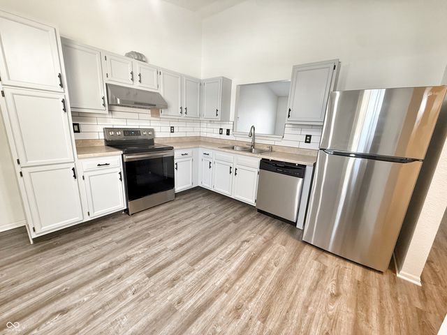 776 Alvey Court, Greenwood, IN 46143