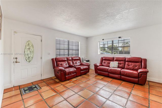11600 SW 181st Ter, Miami, FL 33157