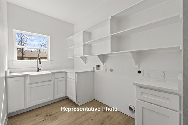 941 Robinhood Boulevard, Mesquite, TX 75149
