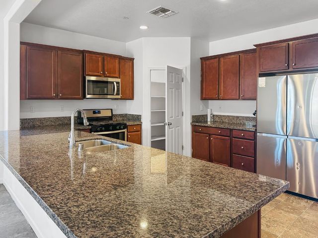 6389 W Pico Avenue, Fresno, CA 93723