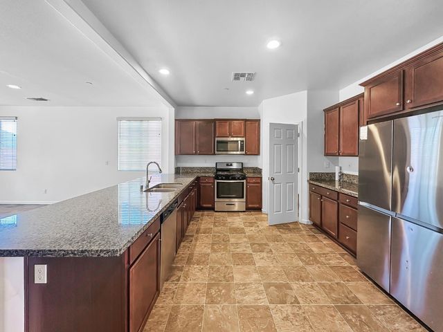 6389 W Pico Avenue, Fresno, CA 93723