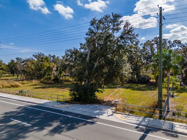 815 E SAM ALLEN ROAD, Plant City, FL 33563