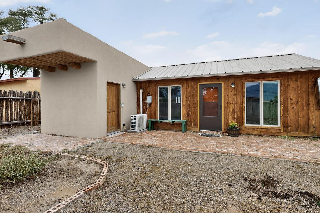 5515 Corrales Road B, Corrales, NM 87048