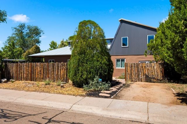 1391 Santa Rosa, Santa Fe, NM 87505