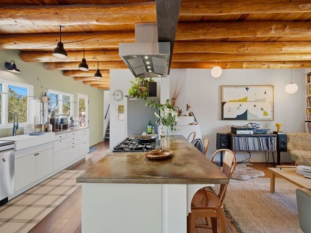 1391 Santa Rosa, Santa Fe, NM 87505