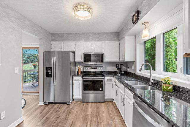 3980 Orchid Lane N, Plymouth, MN 55446