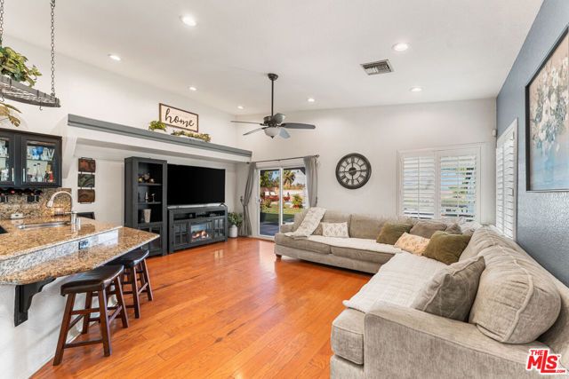 4619 Cinnabar Avenue, Palmdale, CA 93551
