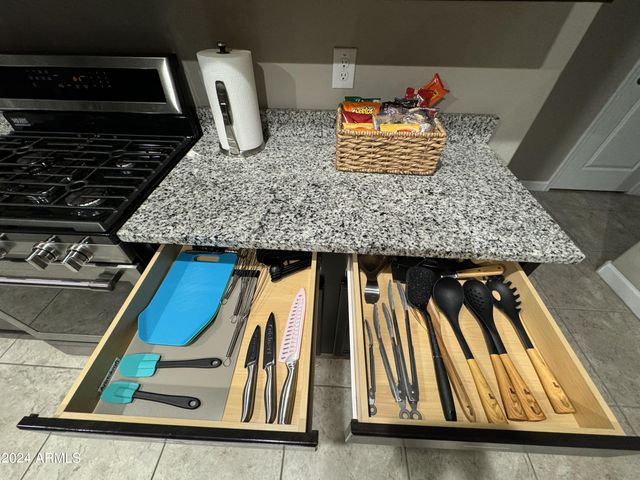 18735 N RAVELLO Road, Maricopa, AZ 85138