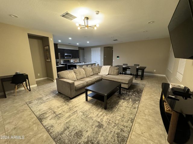 18735 N RAVELLO Road, Maricopa, AZ 85138