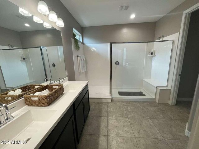 18735 N RAVELLO Road, Maricopa, AZ 85138