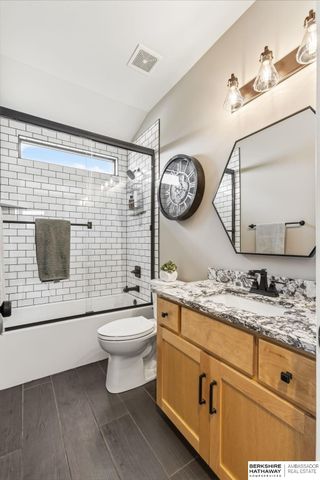 10514 S 103rd Street, Papillion, NE 68046