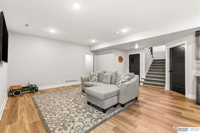 10514 S 103rd Street, Papillion, NE 68046