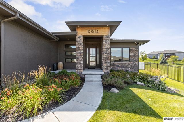 10514 S 103rd Street, Papillion, NE 68046
