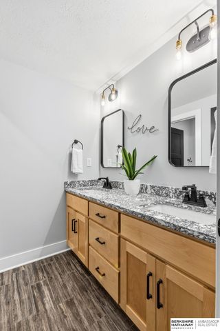 10514 S 103rd Street, Papillion, NE 68046