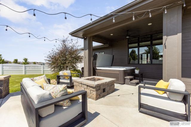 10514 S 103rd Street, Papillion, NE 68046
