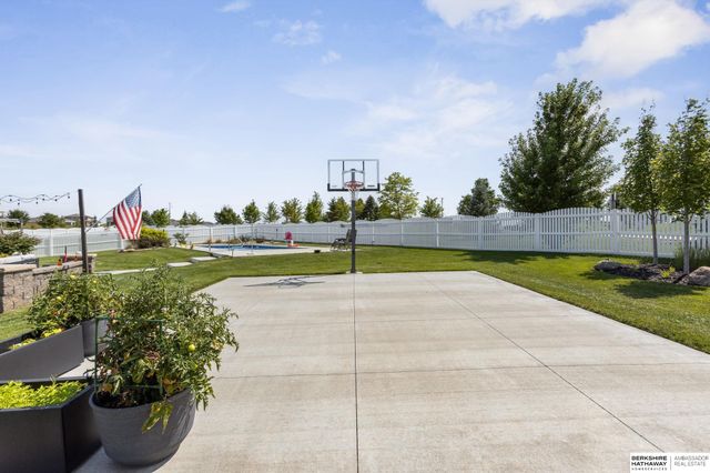 10514 S 103rd Street, Papillion, NE 68046