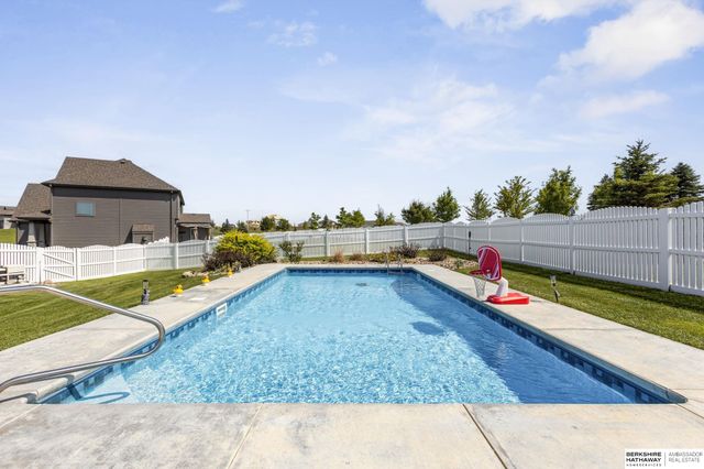 10514 S 103rd Street, Papillion, NE 68046