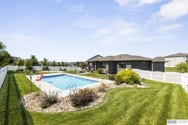 10514 S 103rd Street, Papillion, NE 68046