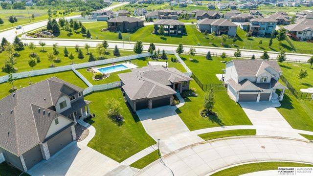 10514 S 103rd Street, Papillion, NE 68046