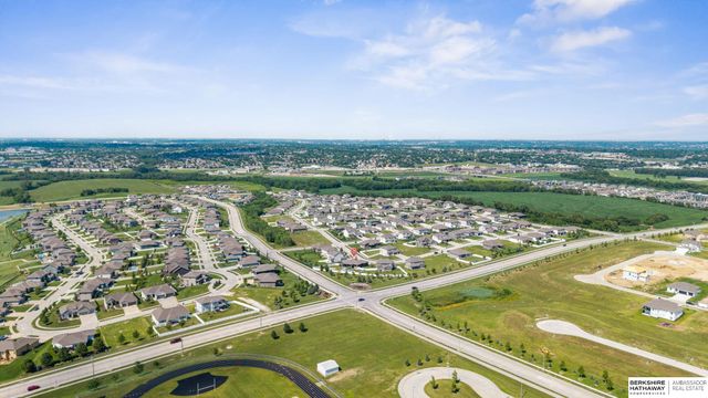 10514 S 103rd Street, Papillion, NE 68046