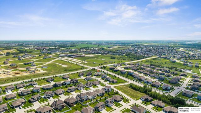 10514 S 103rd Street, Papillion, NE 68046