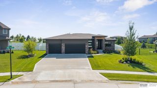 10514 S 103rd Street, Papillion, NE 68046