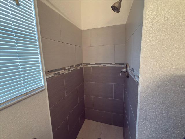 2528 W SAINT JOHN STREET, Tampa, FL 33607