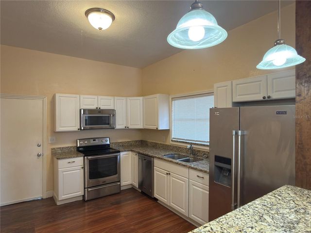 2528 W SAINT JOHN STREET, Tampa, FL 33607